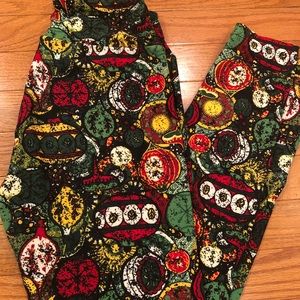 Like new Lularoe Christmas ornament leggings OS